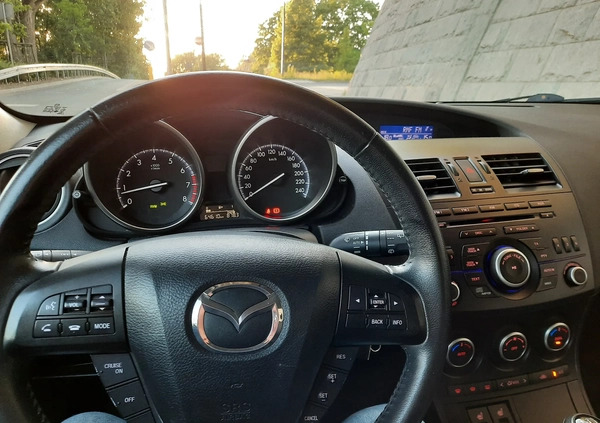 Mazda 3 cena 29900 przebieg: 64400, rok produkcji 2012 z Płock małe 301